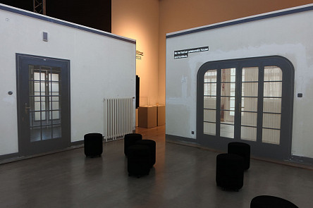 Video installation "Fragen an ein Haus" by Anna Henckel-Donnersmarck for "original bauhaus", photo: Erika Babatz